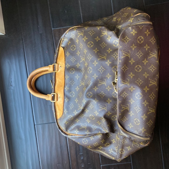 Louis Vuitton MM Evasion Travel Bag - Picture 14 of 16